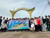 Học sinh xã đảo vượt biển vào đất liền dự thi tốt nghiệp THPT