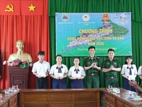 Học sinh xã đảo vượt biển vào đất liền dự thi tốt nghiệp THPT