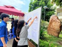Chùm ảnh: Thí sinh làm thủ tục dự thi tốt nghiệp THPT 2026