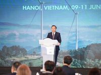 Việt Nam mở 'đường băng' cho điện gió ngoài khơi