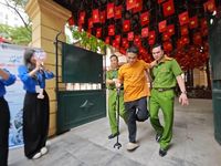 Hình ảnh đẹp tiếp sức mùa thi của lực lượng Công an Thủ đô