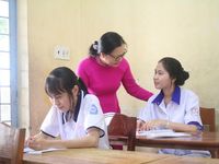 Thứ trưởng Nguyễn Thị Quyên Thanh động viên thí sinh TP Cần Thơ
