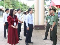 Phó Chủ tịch UBND tỉnh Quảng Trị kiểm tra, động viên lực lượng làm nhiệm vụ thi