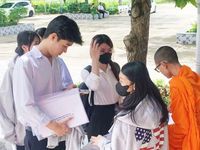Tiếp sức thí sinh dân tộc Khmer vững tin vượt vũ môn