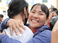 Kỳ thi tốt nghiệp THPT năm 2026: Thí sinh Hà Nội hoàn thành môn thi đầu tiên