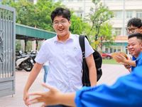 Kỳ thi tốt nghiệp THPT năm 2026: Thí sinh Hà Nội hoàn thành môn thi đầu tiên