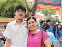 Kỳ thi tốt nghiệp THPT năm 2026: Thí sinh Hà Nội hoàn thành môn thi đầu tiên