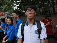 Hoàn thành ngày thi tốt nghiệp THPT đầu tiên, thí sinh tự tin đạt 10 điểm môn Toán