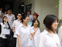 Thi tốt nghiệp THPT 2026: Sĩ tử phấn khởi sau bài thi môn Văn, tự tin đạt điểm 9