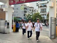Những khoảnh khắc đẹp trong ngày đầu thi tốt nghiệp THPT tại Quảng Ninh