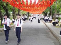 Huế bố trí điểm giữ điện thoại cho thí sinh, 100% học sinh lớp 12 dự thi môn Ngữ văn