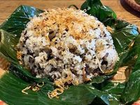 Ninh Bình quê Phương Oanh có một món xôi chế biến rất cầu kỳ, nghe tên còn thấy sợ sợ