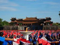 Hơn 2.000 thanh niên đồng diễn ấn tượng, khởi động chặng 2 Hành trình 'Tôi yêu Tổ quốc tôi' tại Huế