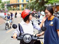 Cha mẹ đồng hành cùng sĩ tử: 'Điểm số không quan trọng bằng việc con trưởng thành'