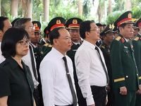 Phó Thủ tướng Hồ Quốc Dũng dự lễ truy điệu, an táng 18 hài cốt liệt sĩ tại Gia Lai
