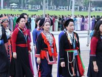 Đoàn Đại biểu dự Đại hội Phụ nữ toàn quốc lần thứ XIV vào Lăng viếng Chủ tịch Hồ Chí Minh