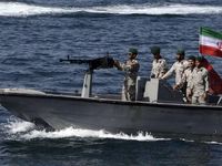 Tình báo Mỹ lo ngại Iran có thể đóng eo biển Hormuz bất cứ lúc nào
