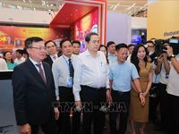 Chủ tịch Quốc hội Trần Thanh Mẫn thăm gian trưng bày tại Hội báo toàn quốc năm 2026