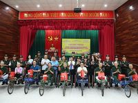 Cảnh sát cơ động tri ân thương binh, bệnh binh tại Bắc Ninh