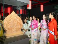 Miss Multicultural World đưa dàn người đẹp thế giới khám phá Nhà Quốc hội Việt Nam