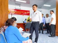 Phân cấp, phân quyền giúp rút ngắn thủ tục hành chính tại phường Vĩnh Trạch và Hiệp Thành