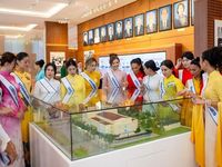 Hoa hậu Phan Kim Oanh và dàn người đẹp quốc tế tìm hiểu lịch sử, văn hóa Việt Nam