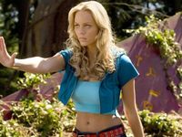 5 nữ diễn viên từng hóa thân thành Supergirl trên màn ảnh
