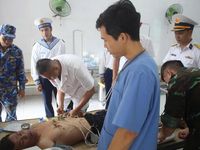 Giành giật sự sống cho ngư dân do lặn sâu 40m ở Trường Sa