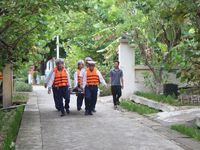 Giành giật sự sống cho ngư dân do lặn sâu 40m ở Trường Sa