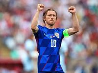 Ronaldo ghi bàn, Bồ Đào Nha ngược dòng loại Croatia