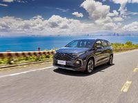 Đánh giá Hyundai Custin 2026: MPV gia đình thực dụng với giá lăn bánh từ 904 triệu đồng