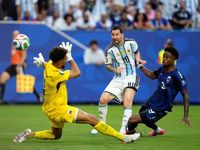 Messi ghi bàn thứ 7, Argentina bở hơi tai vượt ải Cape Verde
