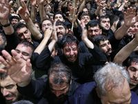 Người Iran hô khẩu hiệu 'báo thù' khi tiễn đưa cố lãnh tụ tối cao Ali Khamenei