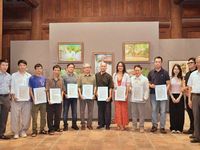 Triển lãm 'Quốc Tử Giám trong nghệ thuật' nối dài niềm tự hào truyền thống hiếu học