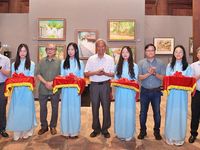 Triển lãm 'Quốc Tử Giám trong nghệ thuật' nối dài niềm tự hào truyền thống hiếu học