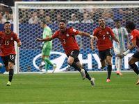 Messi chuộc lỗi hoàn hảo, Argentina vào tứ kết sau màn ngược dòng kinh điển