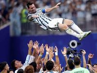 Argentina ngược dòng khó tin thắng Ai Cập