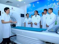 Thủ tướng: Đầu tư cho y tế không chỉ để phục vụ khám, chữa bệnh mà còn để đầu tư cho tương lai