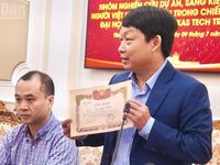 Thành phố Hồ Chí Minh tiếp nhận kỷ vật chiến tranh và hồ sơ chôn cất liệt sĩ