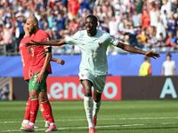 Mbappe bắt kịp Messi, Pháp lần thứ 3 liên tiếp vào bán kết World Cup
