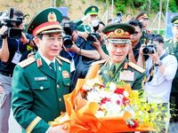 Giao lưu quốc phòng Việt Nam - Lào: Bồi đắp tình hữu nghị từ nơi biên cương