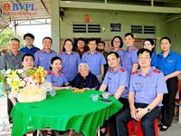 Đảng bộ VKSND TP Hồ Chí Minh về nguồn, tri ân các Mẹ Việt Nam Anh hùng