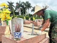 Thăm, động viên lực lượng làm nhiệm vụ khai quật, lấy mẫu hài cốt liệt sĩ tại Nghĩa trang Liệt sĩ Tông Khao