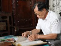 Bác sĩ quân y gần 50 năm đi tìm đồng đội, trả 'món nợ' với những người nằm lại