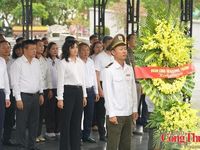 Đoàn công tác Bộ Công Thương thành kính tưởng niệm các Anh hùng liệt sĩ tại Nghĩa trang Trường Sơn và Nghĩa trang Đường 9