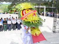 Đoàn công tác TP. Huế dâng hương, tri ân các Anh hùng liệt sĩ tại Nghĩa trang liệt sĩ Quốc gia Đường 9 và Nghĩa trang liệt sĩ Quốc gia Trường Sơn