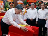 Tổng Bí thư, Chủ tịch nước Tô Lâm dâng hương các Anh hùng liệt sĩ tại Công viên Lê Thị Riêng