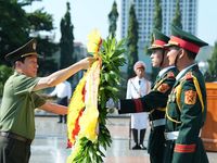 Bộ trưởng Lương Tam Quang dâng hương tri ân các Anh hùng liệt sĩ, thăm, tặng quà các gia đình chính sách và người có công tại tỉnh Gia Lai