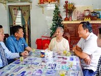 Thăm, tặng quà tri ân các Mẹ Việt Nam anh hùng