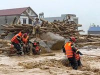 Điểm tựa của đồng bào nơi lũ dữ ở Mường Than